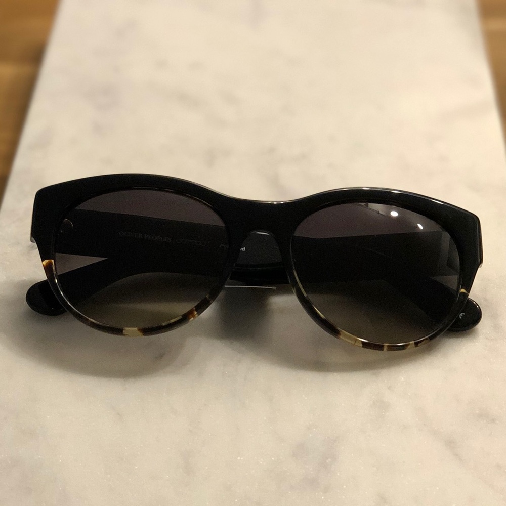 Women’s Oliver Peoples Sunglasses New!!